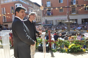 Trueba enciende la Fuente con Antonio Ubide Trueba enciende la Fuente con Antonio Ubide