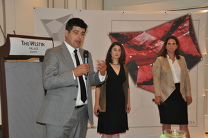 Antonio Ubide (presidente DOP Cariñena) y Natasja Mallory y Helen Gregory (agencia de EEUU Gregory W Antonio Ubide (presidente DOP Cariñena) y Natasja Mallory y Helen Gregory (agencia de EEUU Gregory W