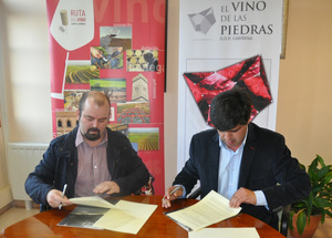 Sergio Ortiz, alcalde y presidente Comarca Campo de Cariñena, y Antonio Ubide, presidente DOP Cariñe Sergio Ortiz, alcalde y presidente Comarca Campo de Cariñena, y Antonio Ubide, presidente DOP Cariñe
