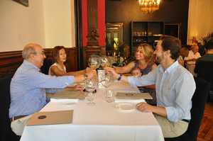 Jennifer Bel, de Barcelona, disfrutando con su familia Jennifer Bel, de Barcelona, disfrutando con su familia