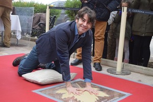 Eduardo Noriega pone sus manos en el Paseo de las Estrellas de Cariñena Eduardo Noriega pone sus manos en el Paseo de las Estrellas de Cariñena