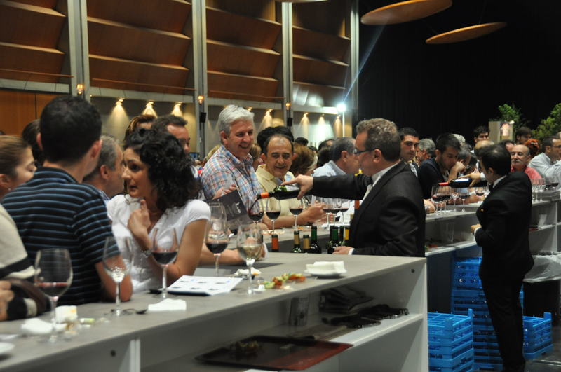 La colección 2012 de “el vino de las piedras” triunfa en la sociedad aragonesa