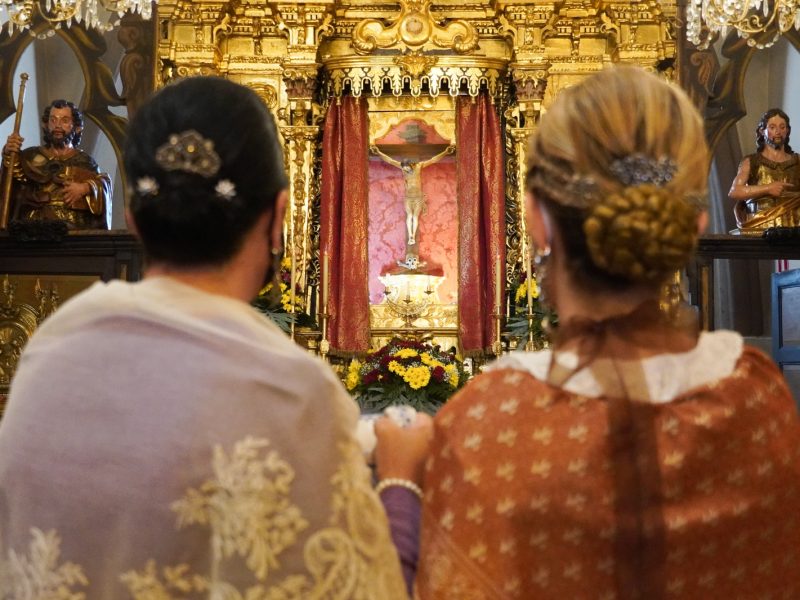 Ofrecimiento del primer mosto al Santo Cristo de Santiago