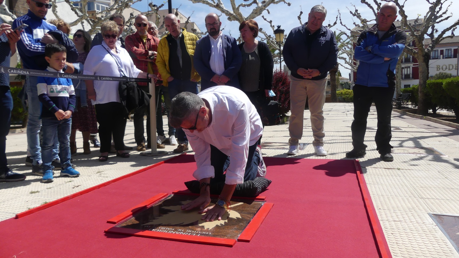 Fernandisco impone sus manos en el Paseo de las Estrellas de Carinena 1