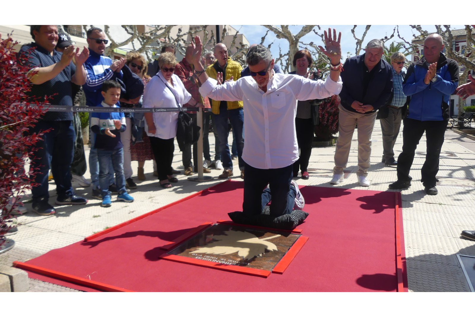 Fernandisco tras imponer sus manos en el Paseo de las Estrellas: “La DOP Cariñena y yo vamos a ser simbiosis de emociones”