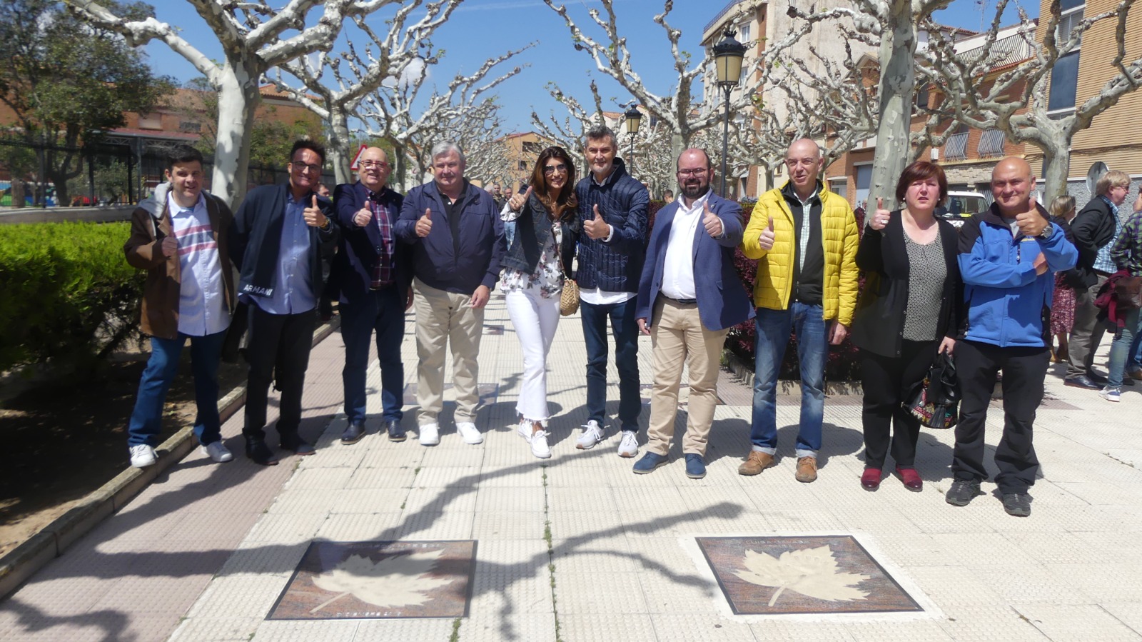 Foto de familia en el Paseo