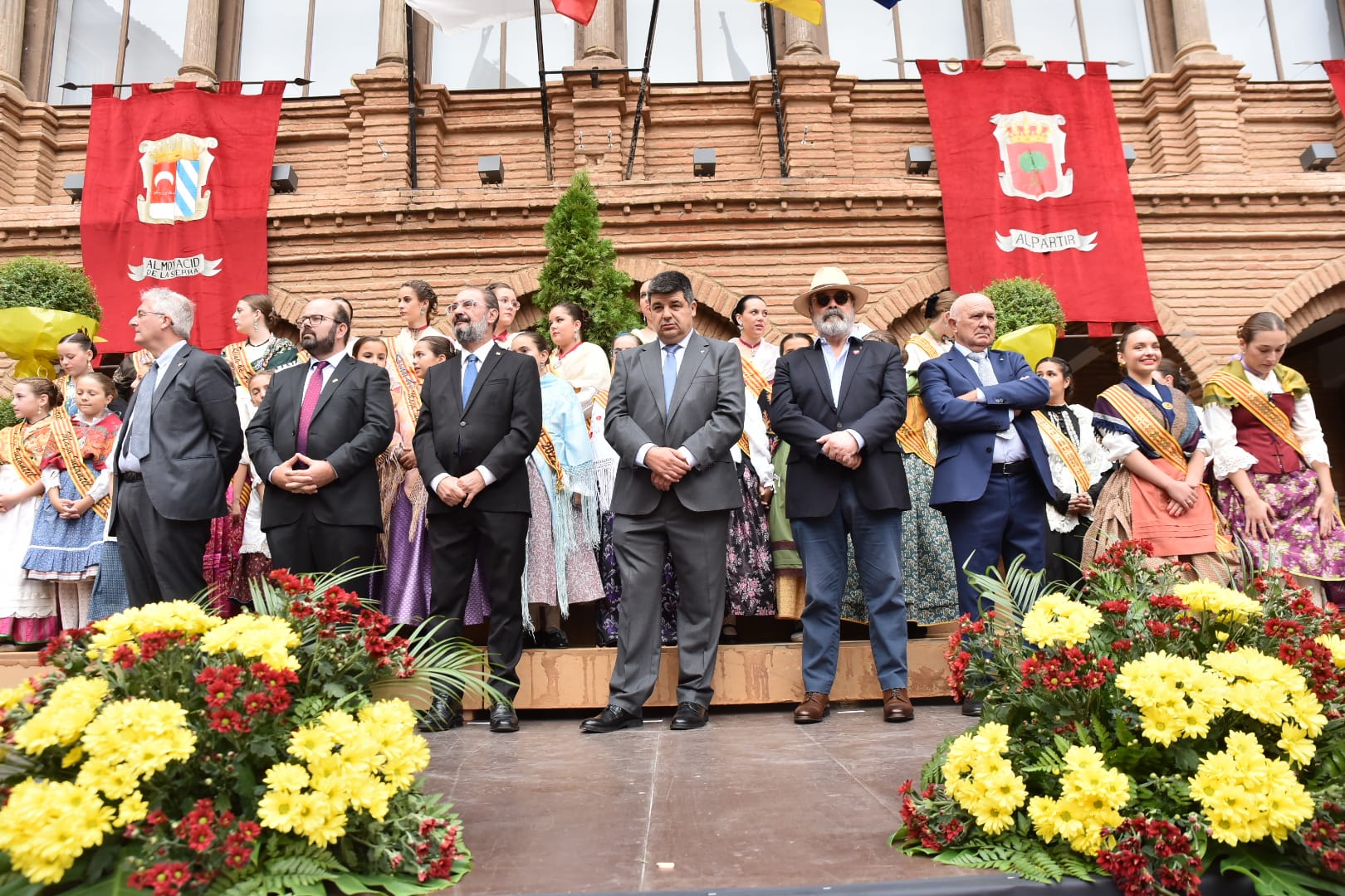 Autoridades en el Acto de Exaltacion del Vino