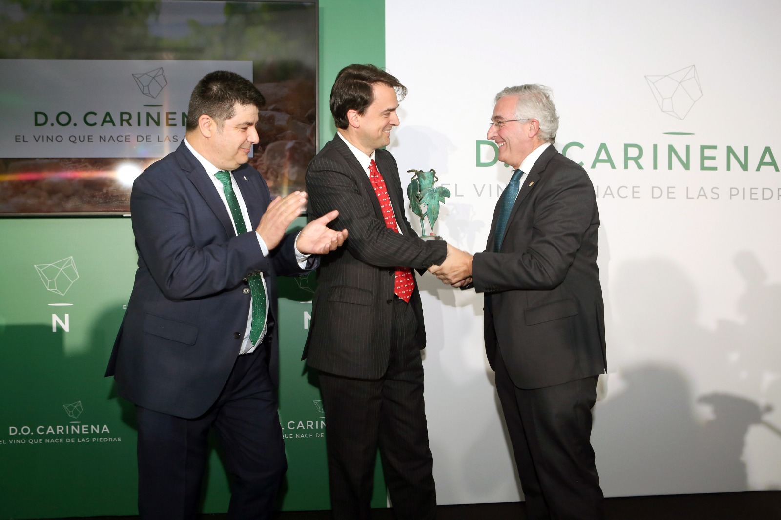 La D.O. Cariñena premia a Alemania, principal importador de sus vinos, y estrena nueva imagen en la celebración en Madrid de su 90 aniversario