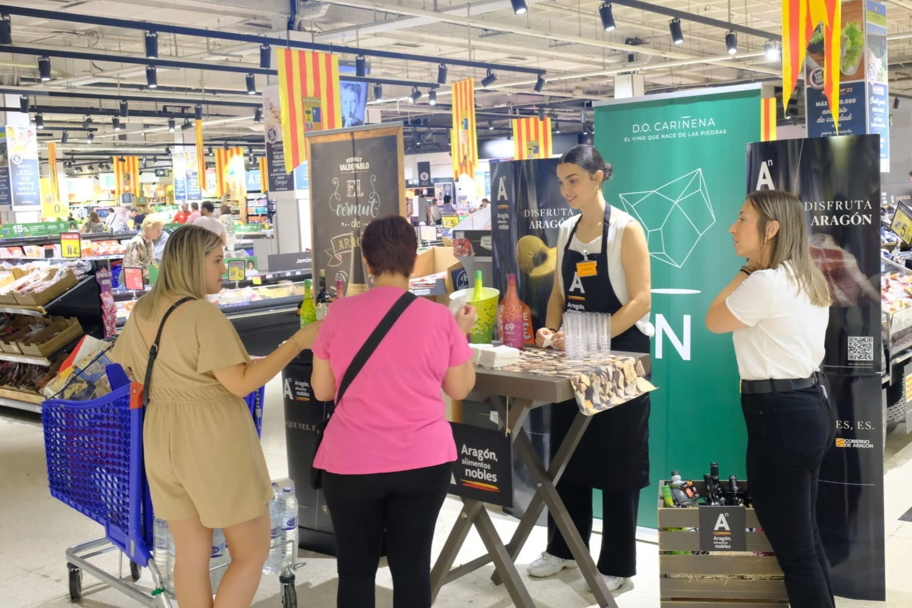 La D.O. Cariñena invita a degustar sus «Vinos que Nacen de las Piedras» en diez centros comerciales de Zaragoza