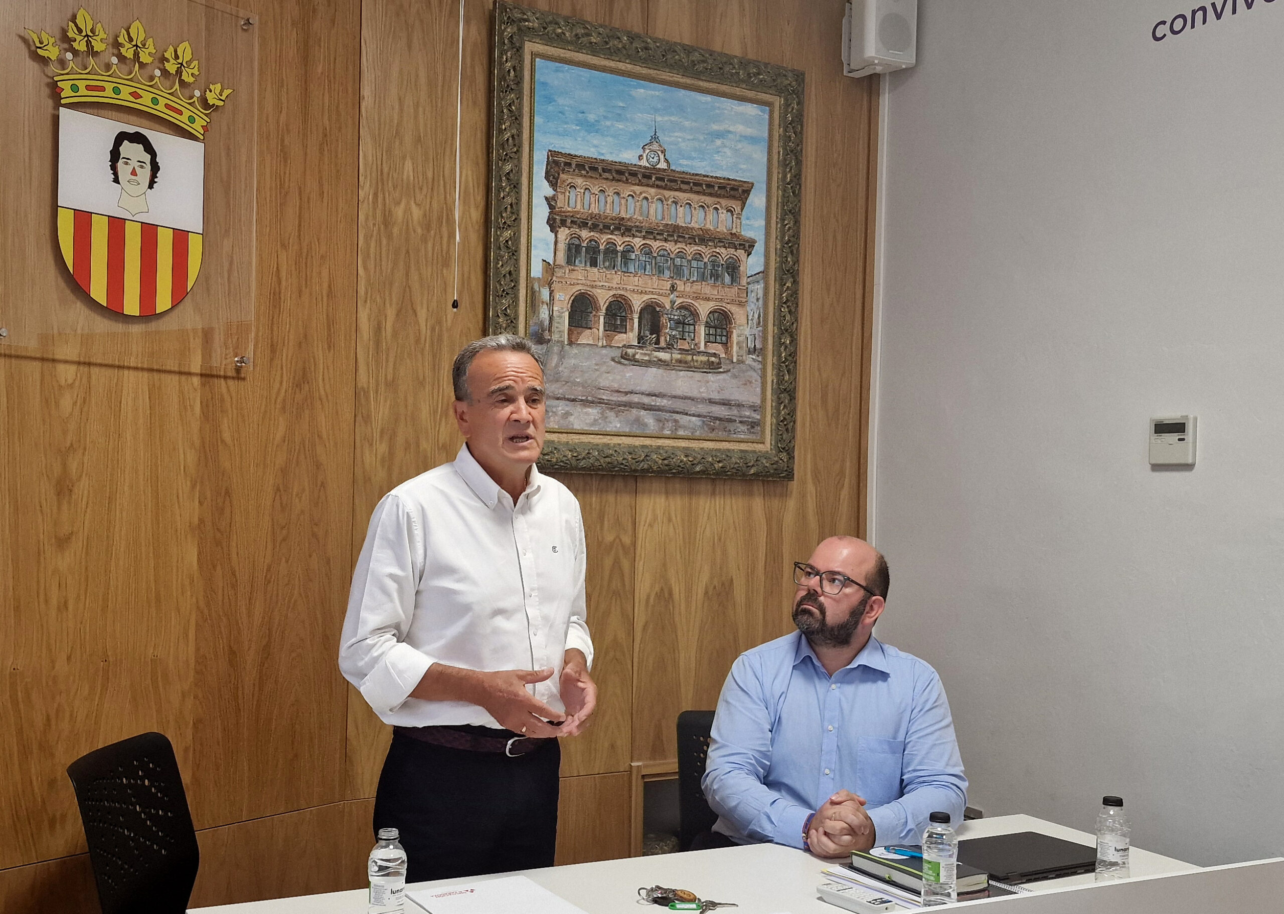 02 El presidente de la Diputacion de Zaragoza Juan Antonio Sanchez Quero y el alcalde de Carinena Sergio Ortiz scaled