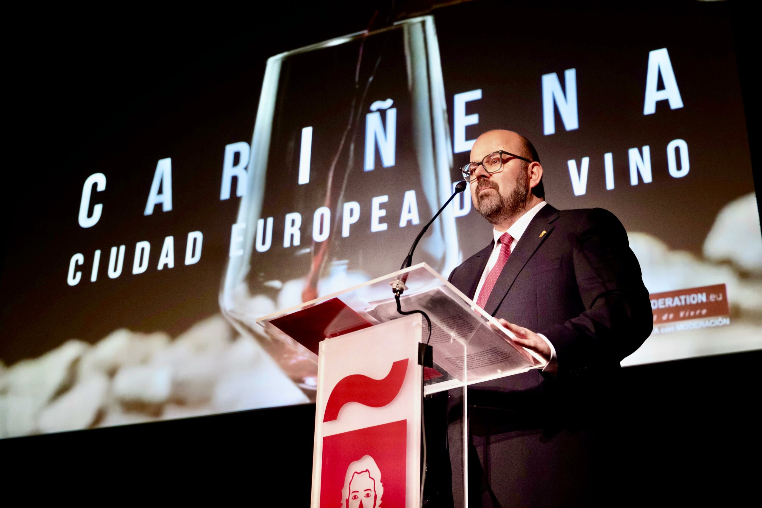 El alcalde de Carinena Sergio Ortiz en la gala inaugural de Carinena Ciudad Europea del Vino 2025 FOTO FABIAN SIMON scaled