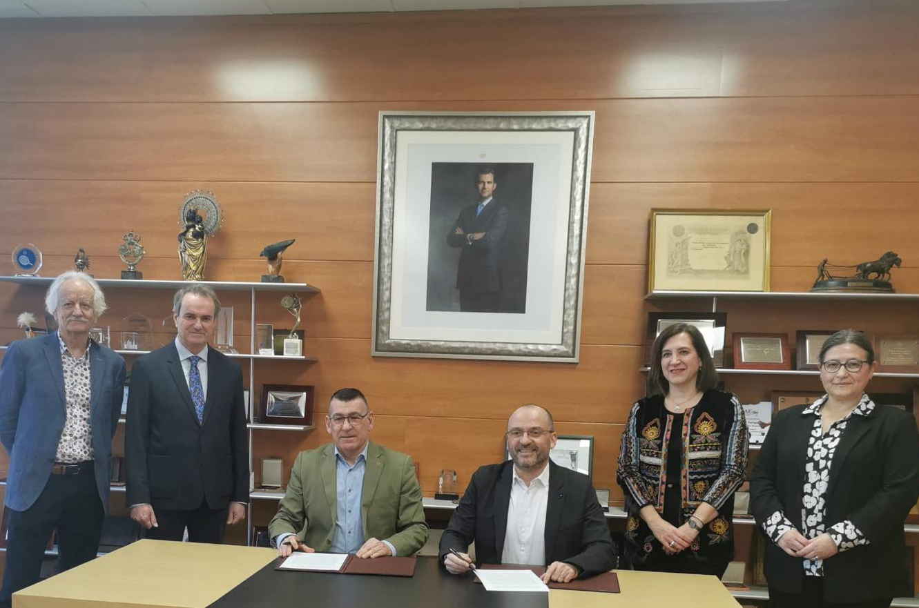 Firma del acuerdo entre DO Carinena y Garnachas del Mundo 2