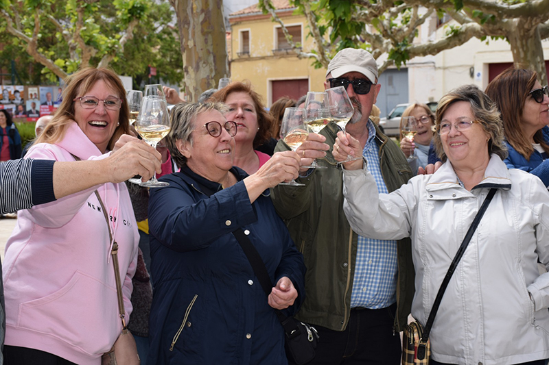 Brindis del Dia Vino D.O. celebrado en Carinena el pasado ano