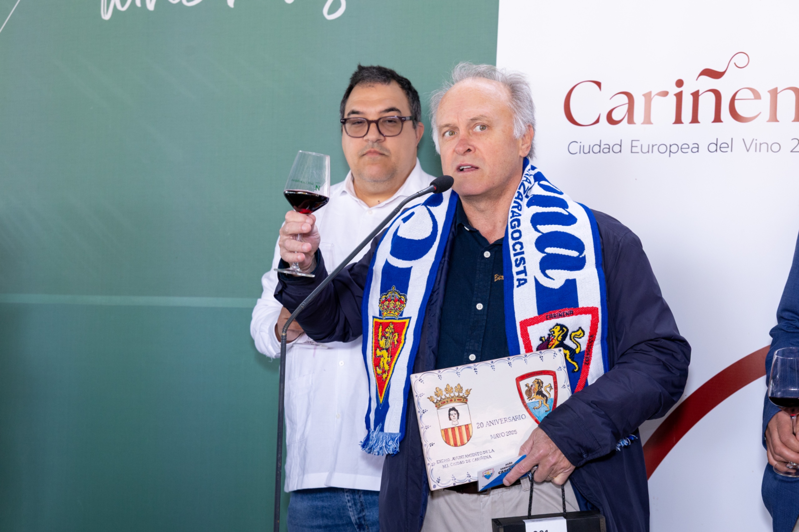 Miguel Pardeza ha dirigido el brindis del Dia Vino D.O. en Carinena FOTO ROSS LECCA MAASZOOM