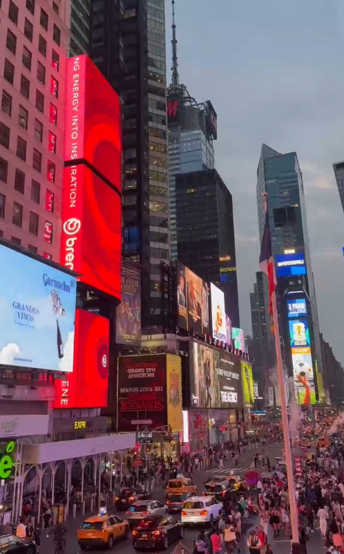 GRANDES VINOS Las Garnachas de Zaragoza en Times Square 2