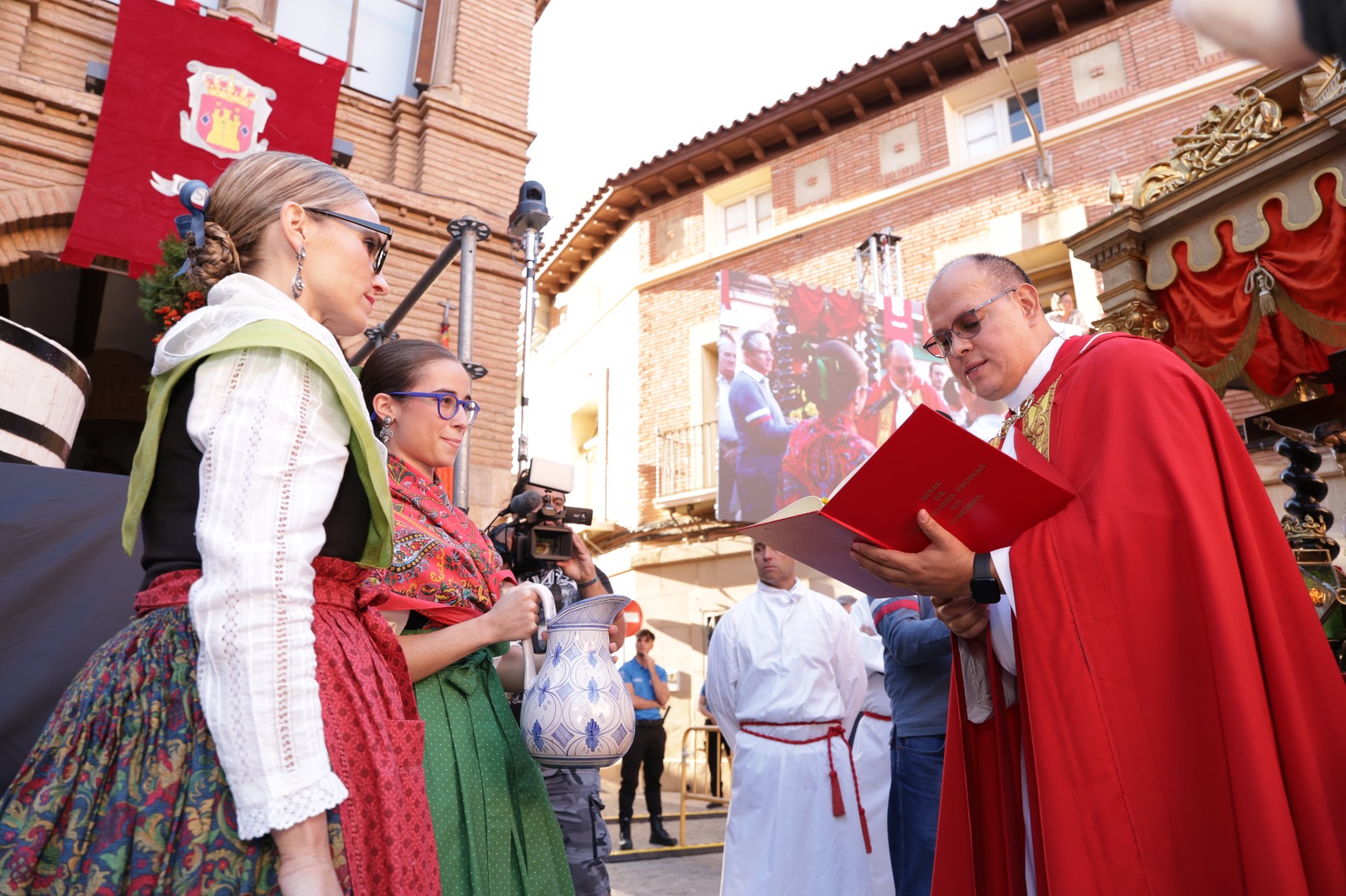 Bendicion del primer mosto. FOTO Ross Lecca Agencia Maaszoom