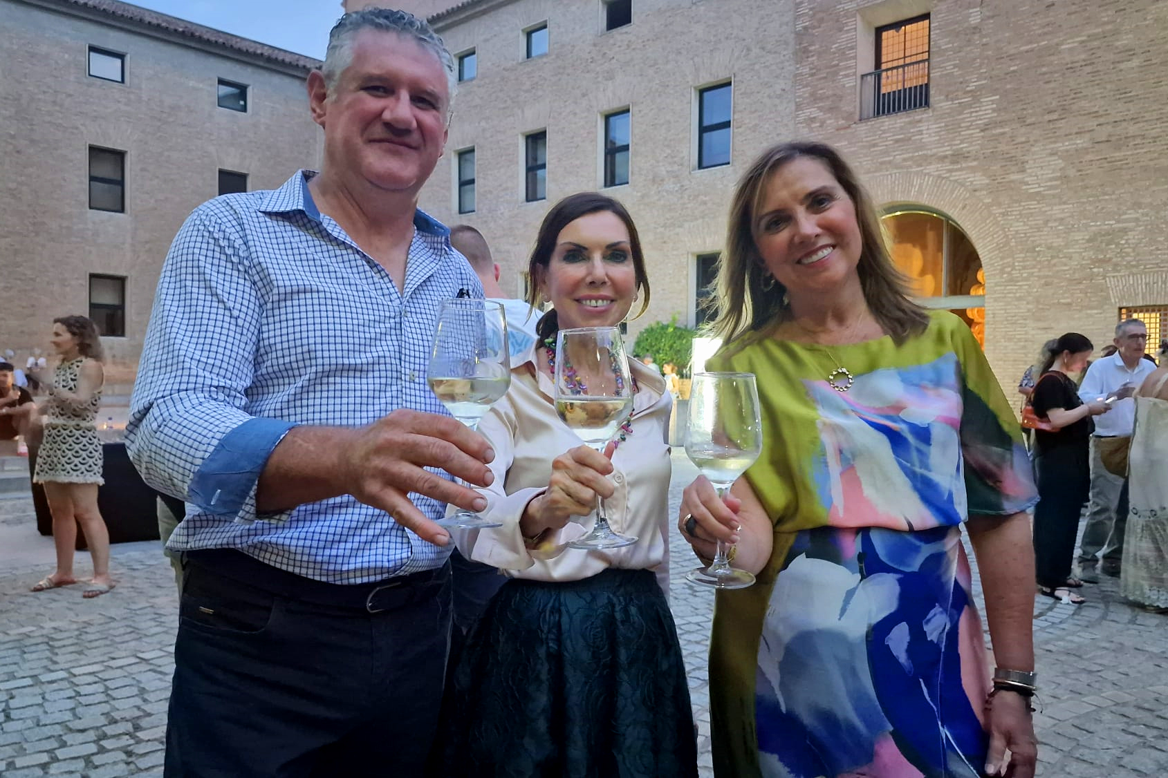Vinos de Cariñena y selectas tapas entran en el Palacio de la Aljafería de Zaragoza