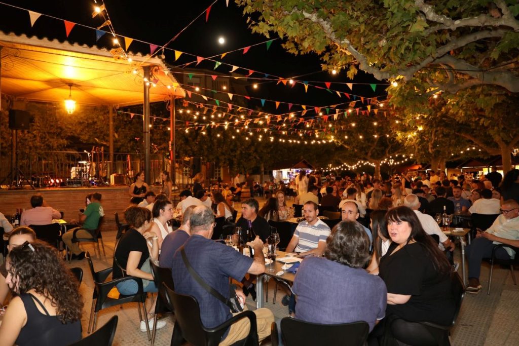 Ambiente distendido entre los asistentes a la 60 Fiesta de la Vendimia de la DO Cariñena