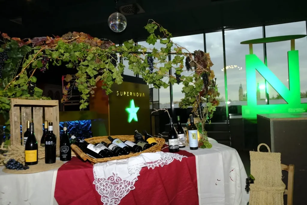 Funambulista estrena “Nacido de las piedras”, la canción dedicada a la D.O. Cariñena, en una nueva experiencia del Plan Ñ con música en vivo, gastronomía y vinos exclusivos
